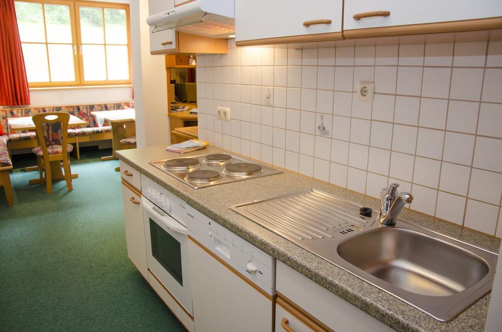 Pezza Lischa Apartment คัพเพิล ห้อง รูปภาพ